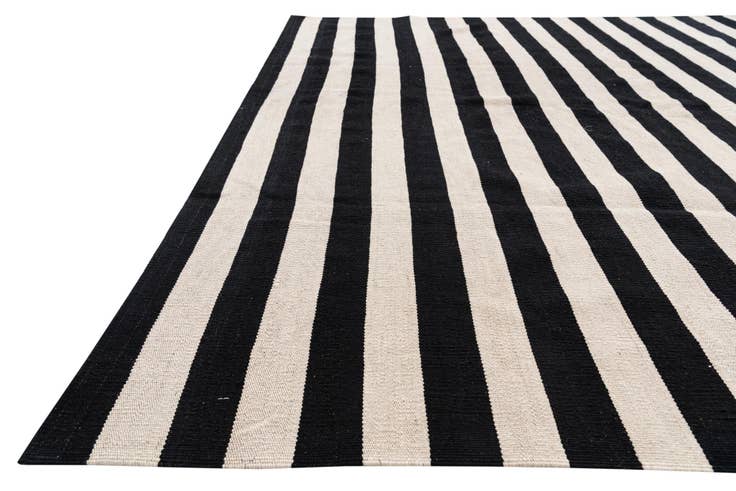 Detail image of 6' 8 x 9' 9 Hand Woven Kilim Modern Wool Rug