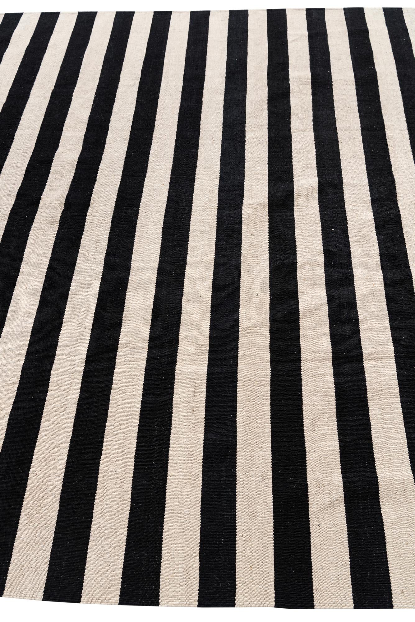 6' 8 x 9' 9 Hand Woven Kilim Modern Wool Rug