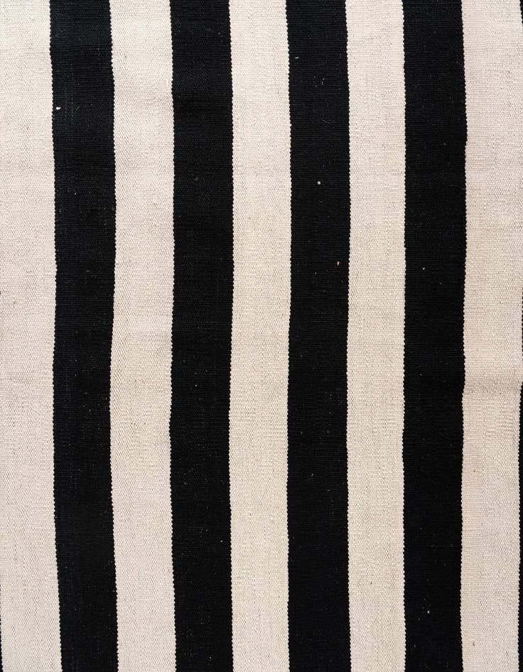 Detail image of 6' 8 x 9' 9  Hand Woven Kilim Modern Wool Rug