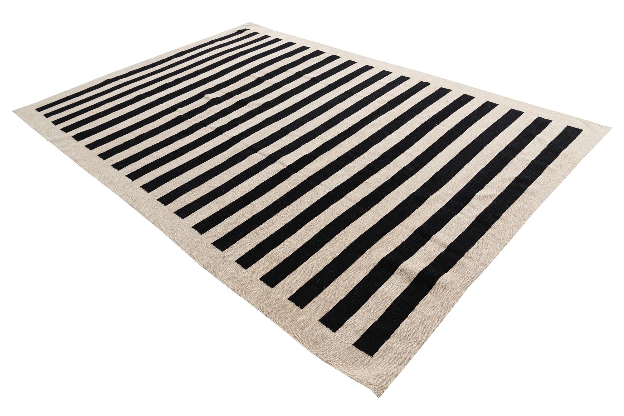 6' 7 x 9' 9 Hand Woven Kilim Modern Wool Rug