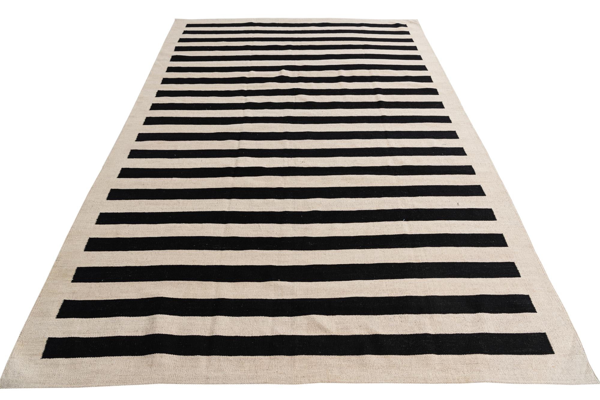 6' 7 x 9' 9 Hand Woven Kilim Modern Wool Rug