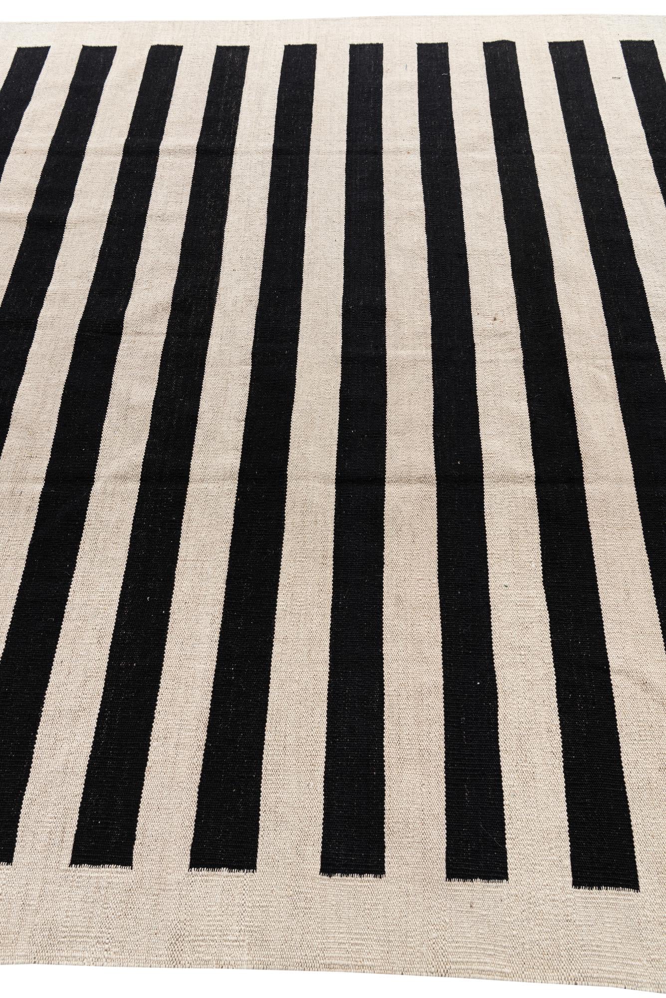 6' 7 x 9' 9 Hand Woven Kilim Modern Wool Rug