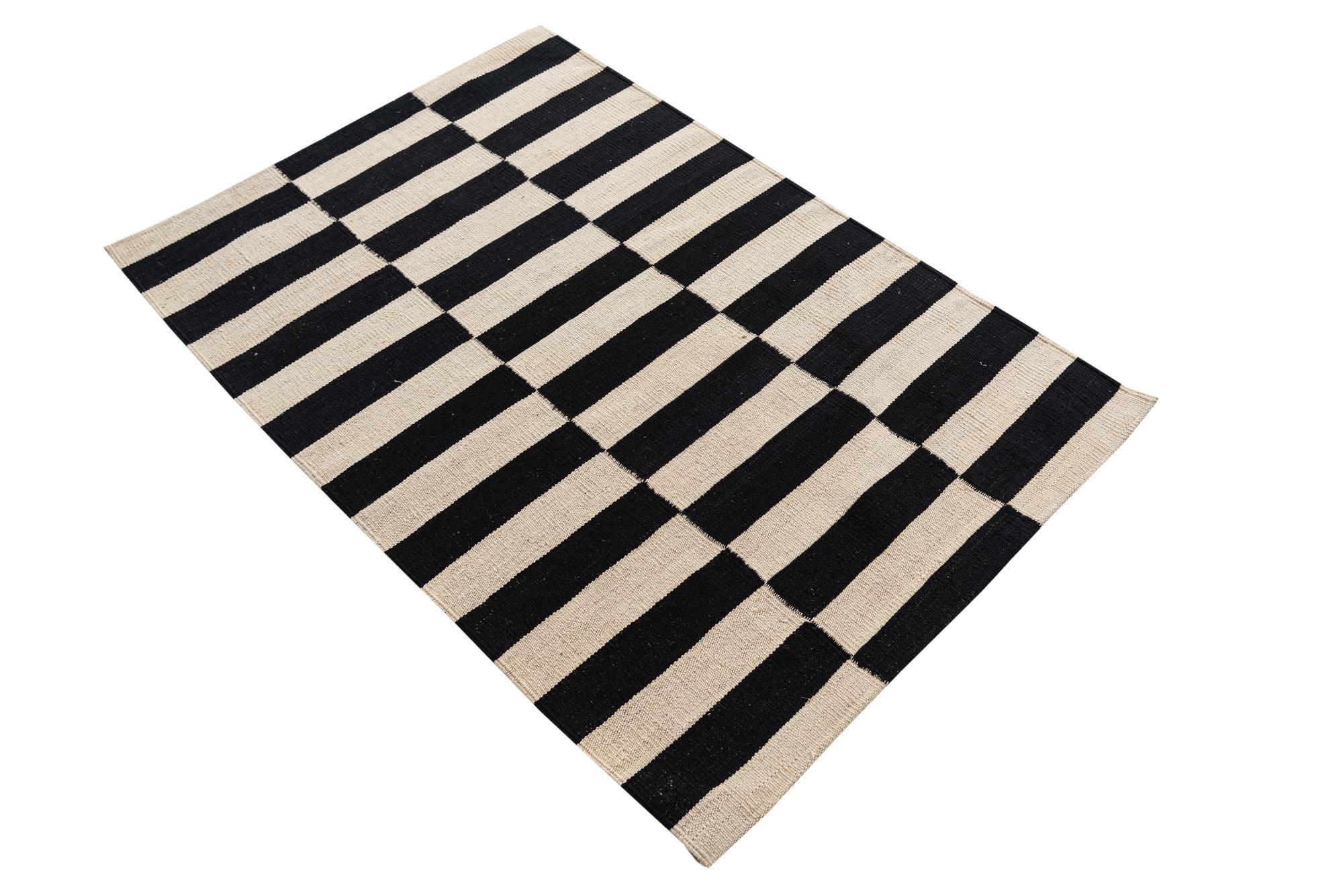 2' 8 x 4' Hand Woven Kilim Modern Wool Rug