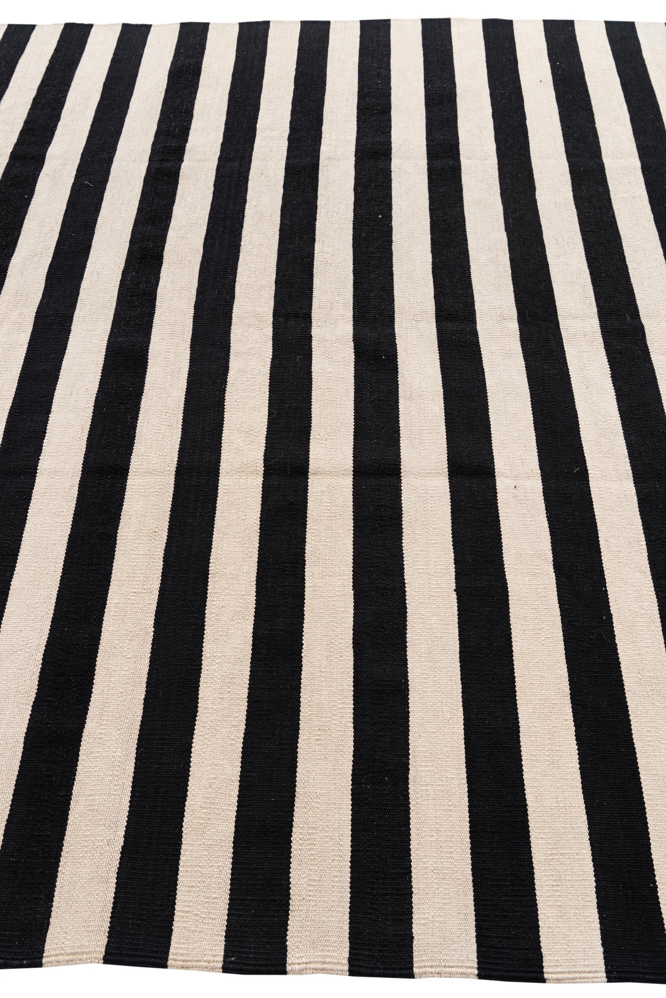6' 9 x 9' 8 Hand Woven Kilim Modern Wool Rug