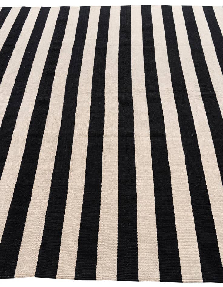 Detail image of 6' 9 x 9' 8  Hand Woven Kilim Modern Wool Rug