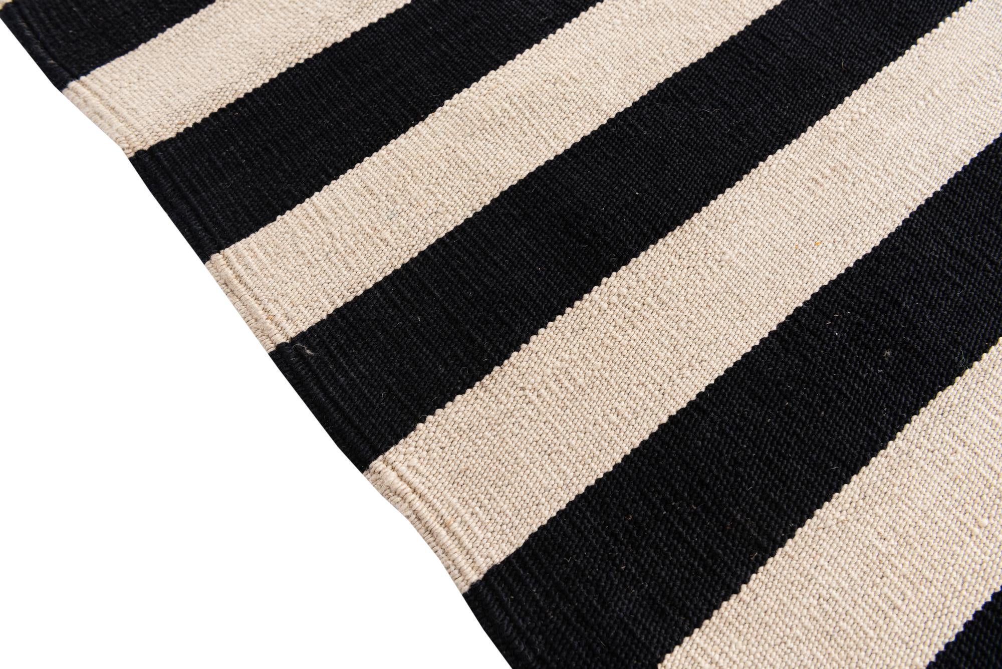 6' 9 x 9' 8 Hand Woven Kilim Modern Wool Rug