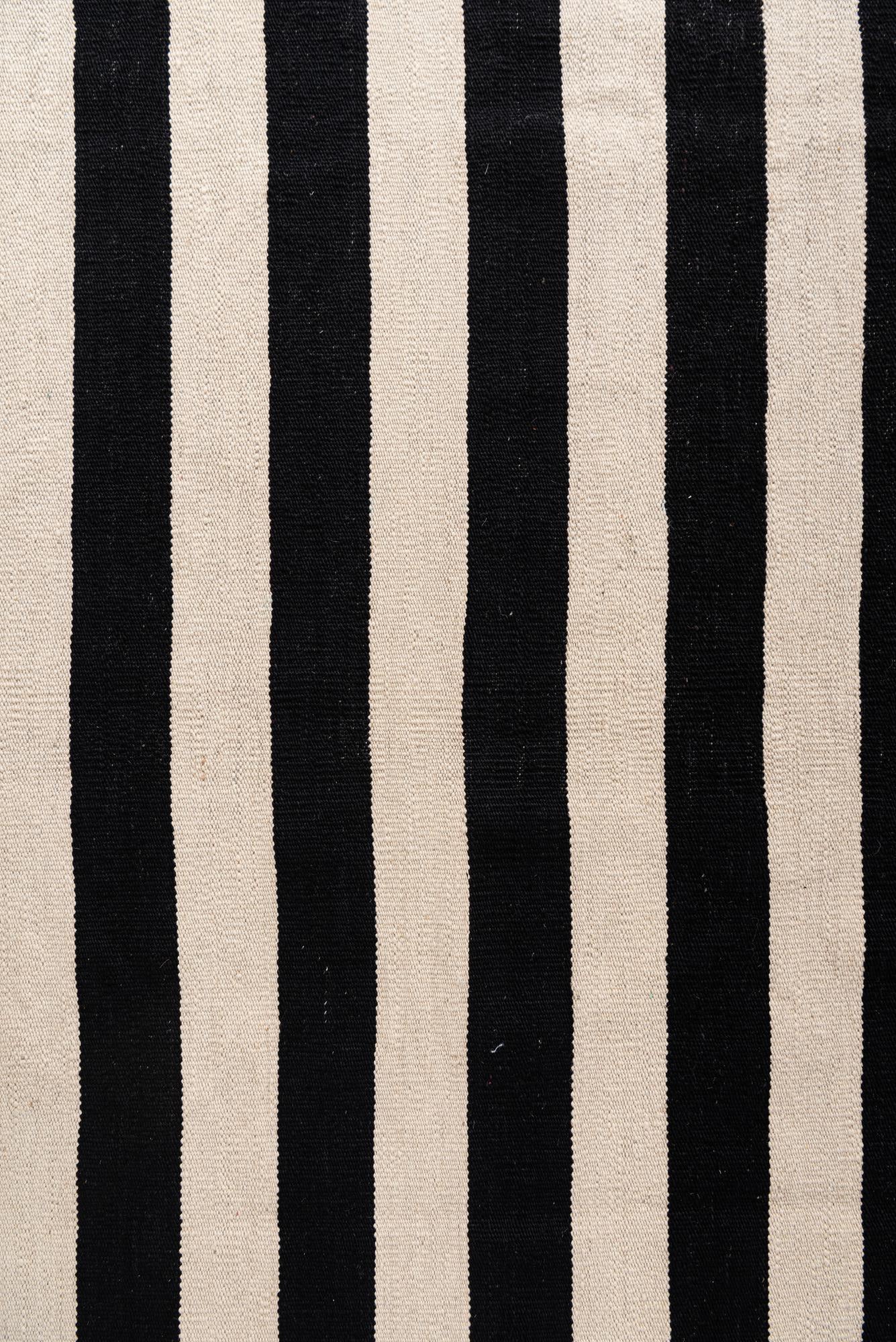 6' 9 x 9' 8 Hand Woven Kilim Modern Wool Rug