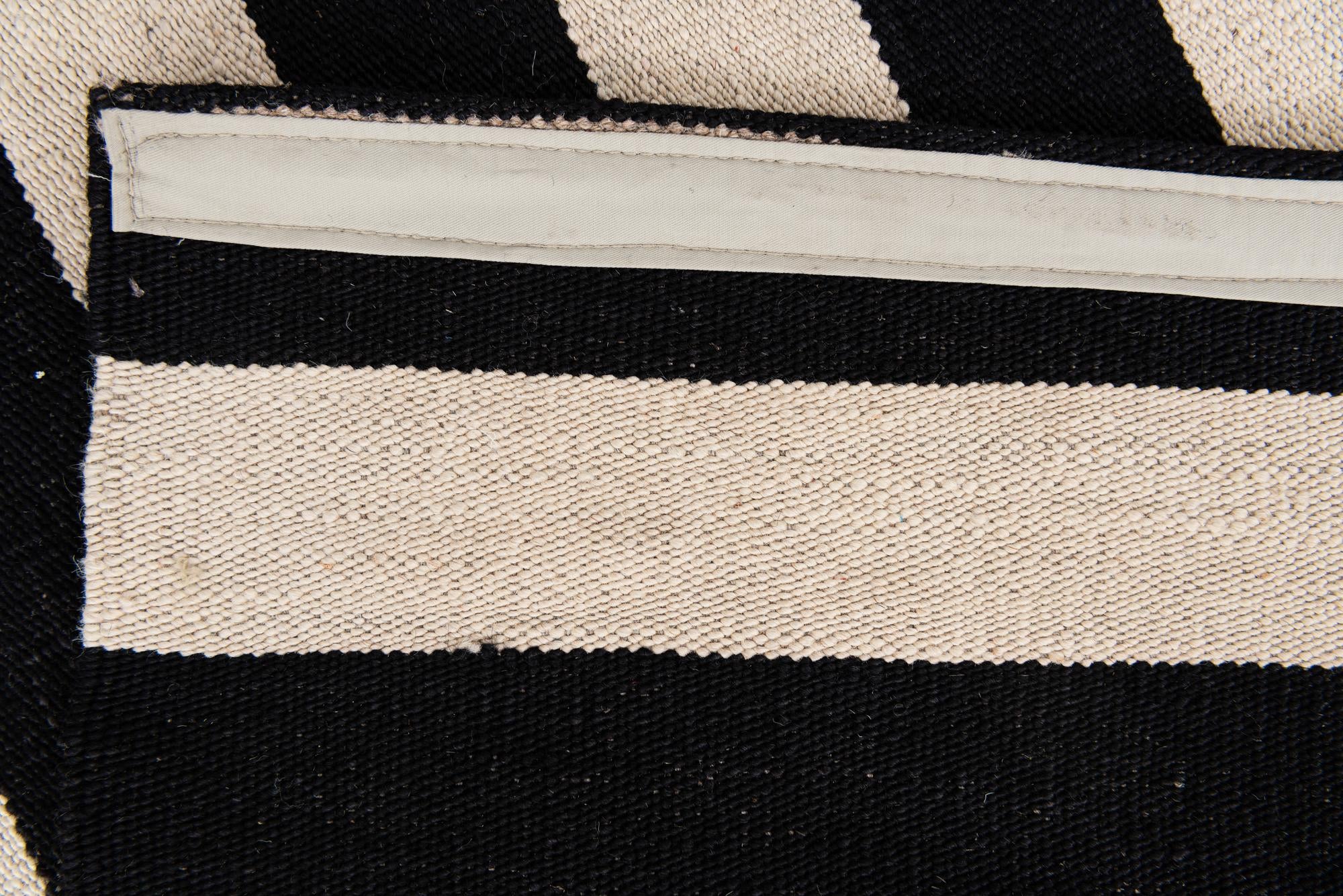 6' 9 x 9' 8 Hand Woven Kilim Modern Wool Rug