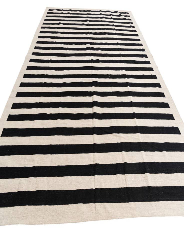 Detail image of 8' 3 x 11'  Hand Woven Kilim Modern Wool Rug