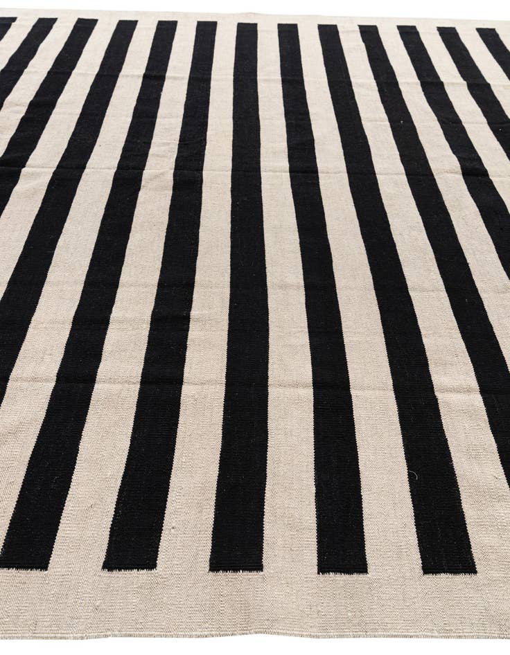 Detail image of 8' 3 x 11'  Hand Woven Kilim Modern Wool Rug