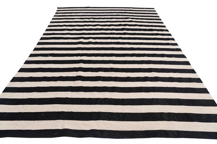 Detail image of 6' 7 x 9' 7 Hand Woven Kilim Modern Wool Rug