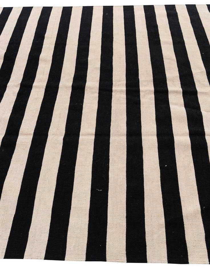 Detail image of 6' 7 x 9' 9  Hand Woven Kilim Modern Wool Rug