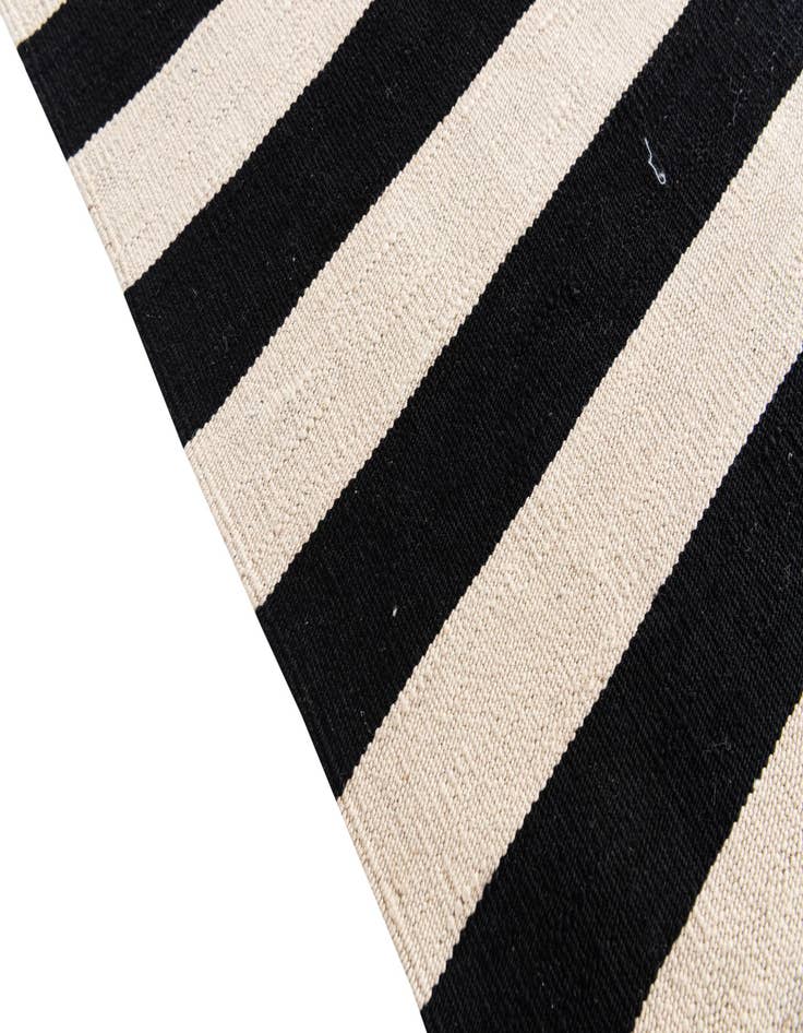 Detail image of 6' 7 x 9' 9  Hand Woven Kilim Modern Wool Rug