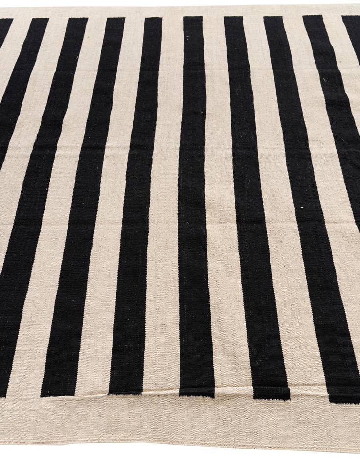 Detail image of 6' 6 x 9' 9  Hand Woven Kilim Modern Wool Rug