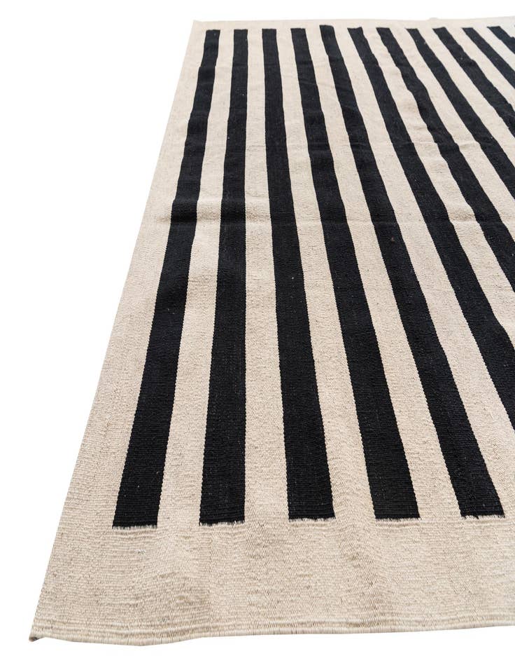 Detail image of 6' 6 x 9' 8 Hand Woven Kilim Modern Wool Rug