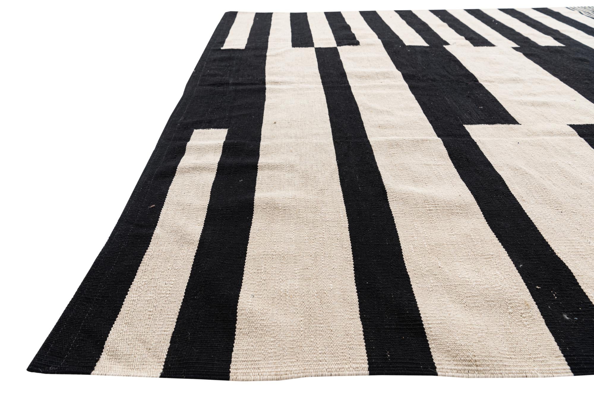 6' 7 x 8' 7 Hand Woven Kilim Modern Wool Rug