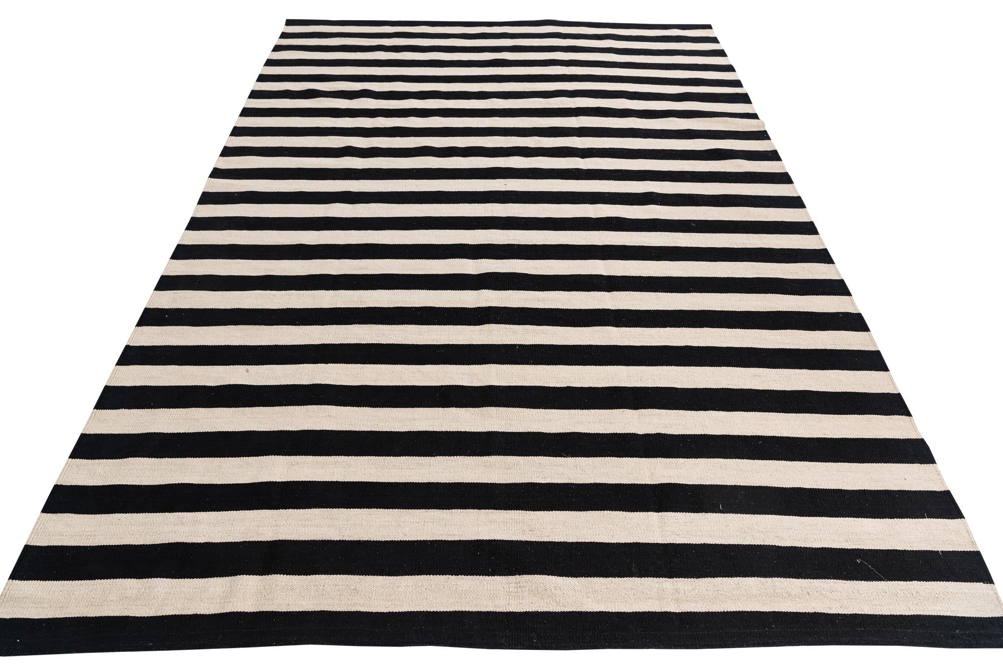 6' 9 x 9' 8 Hand Woven Kilim Modern Wool Rug