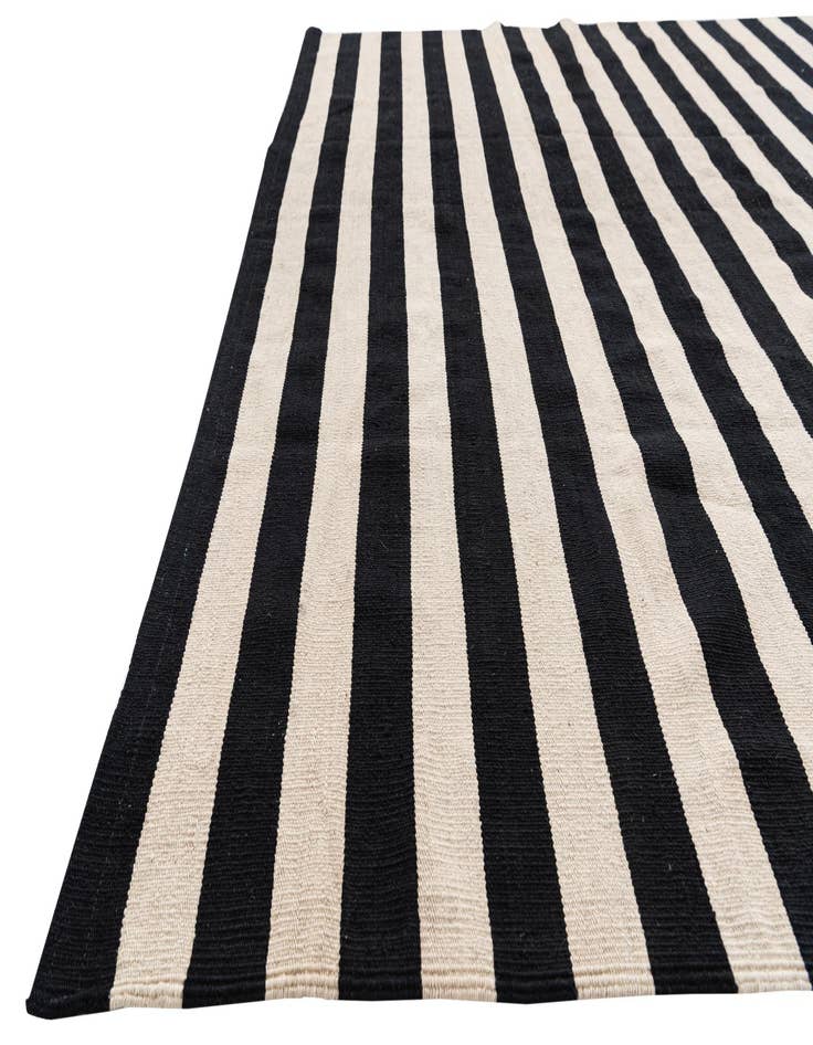 Detail image of 6' 9 x 9' 8  Hand Woven Kilim Modern Wool Rug