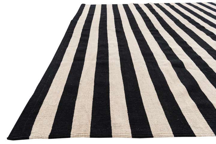 6' 9 x 9' 8 Hand Woven Kilim Modern Wool Rug