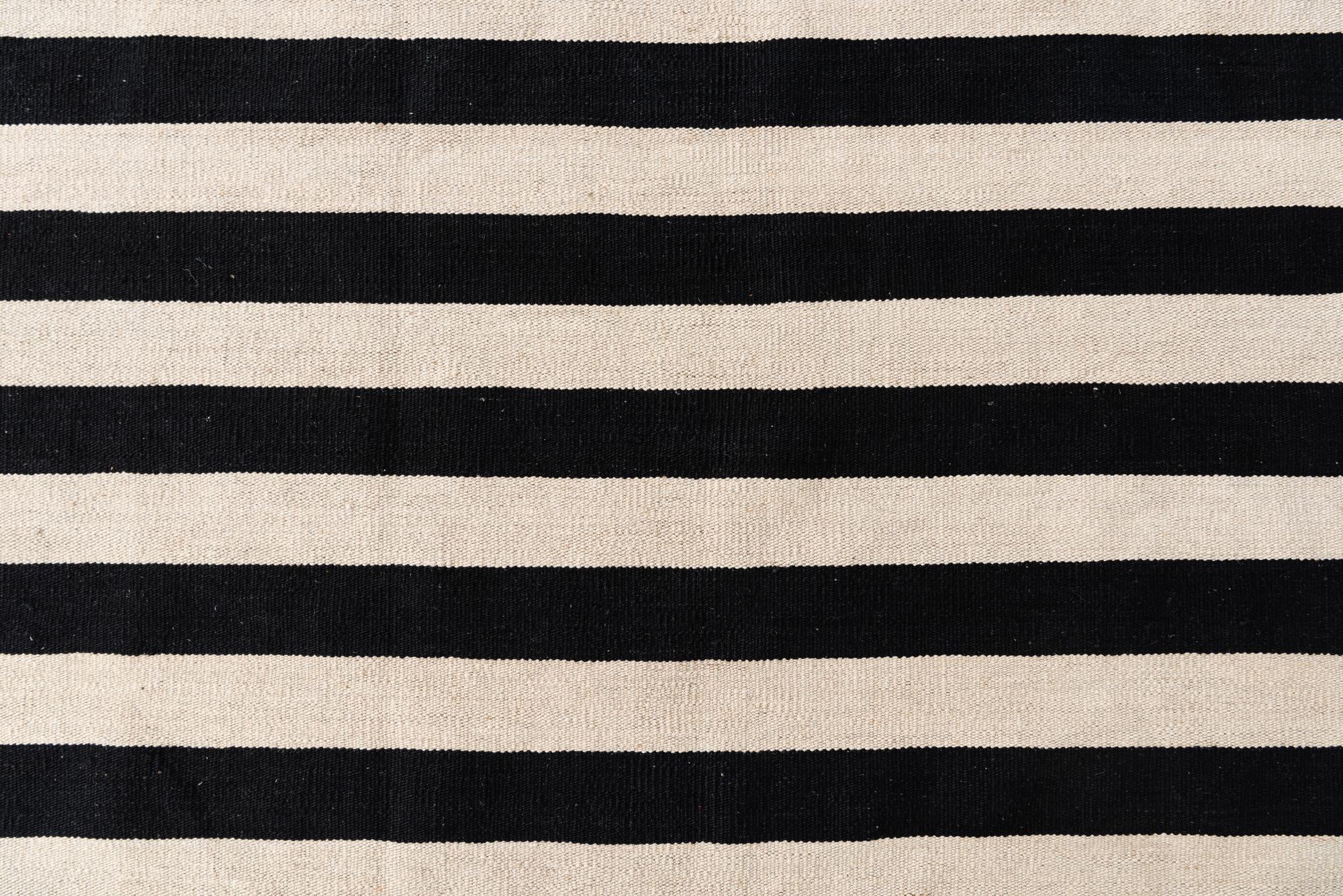 6' 9 x 9' 8 Hand Woven Kilim Modern Wool Rug
