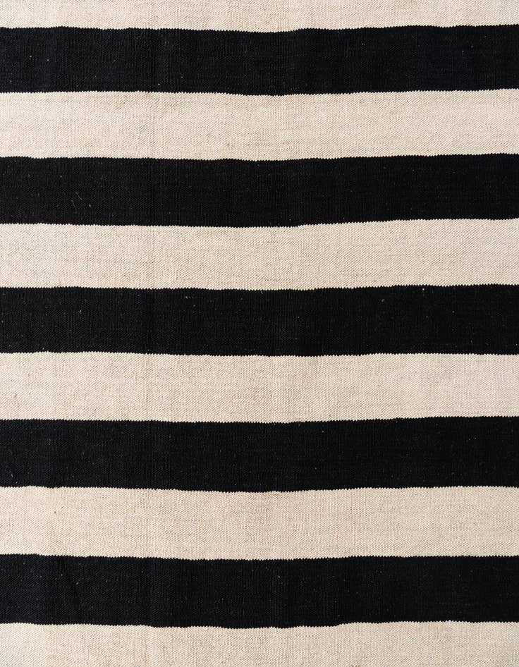 Detail image of 6' 9 x 9' 8  Hand Woven Kilim Modern Wool Rug