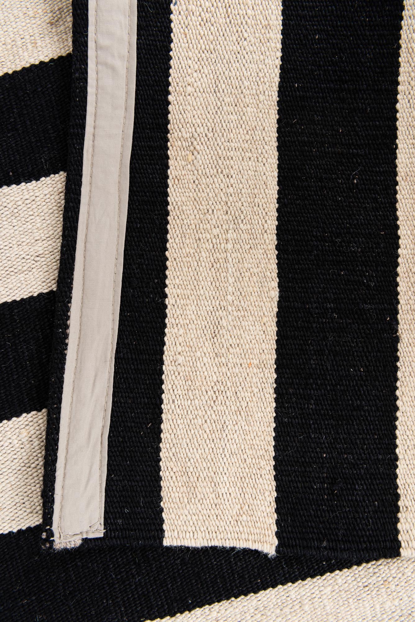 6' 9 x 9' 8 Hand Woven Kilim Modern Wool Rug