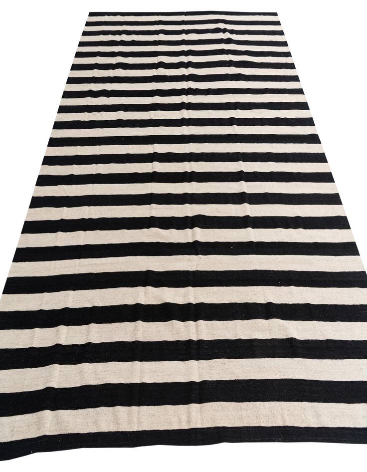 Detail image of 8' 4 x 9' 9  Hand Woven Kilim Modern Wool Rug