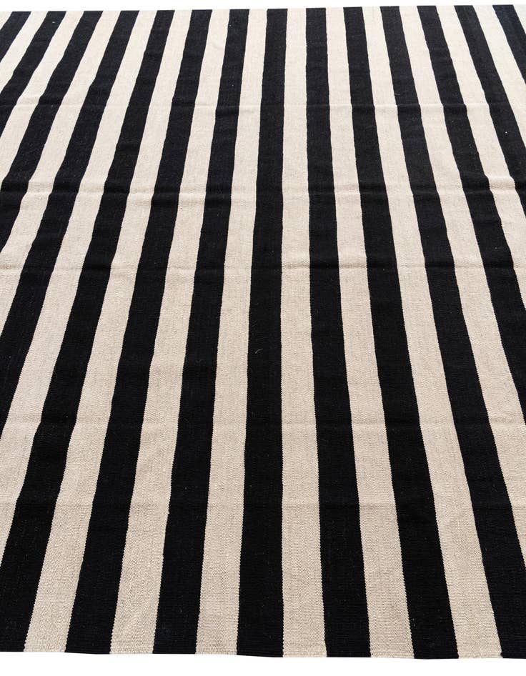 Detail image of 8' 4 x 9' 9  Hand Woven Kilim Modern Wool Rug