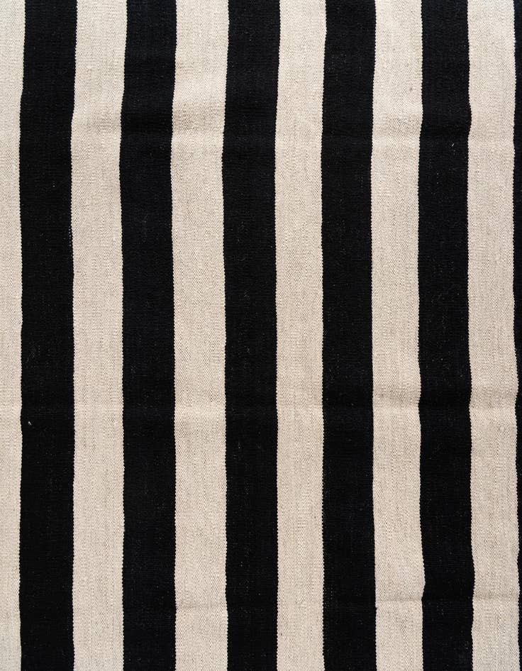 Detail image of 8' 4 x 9' 9  Hand Woven Kilim Modern Wool Rug