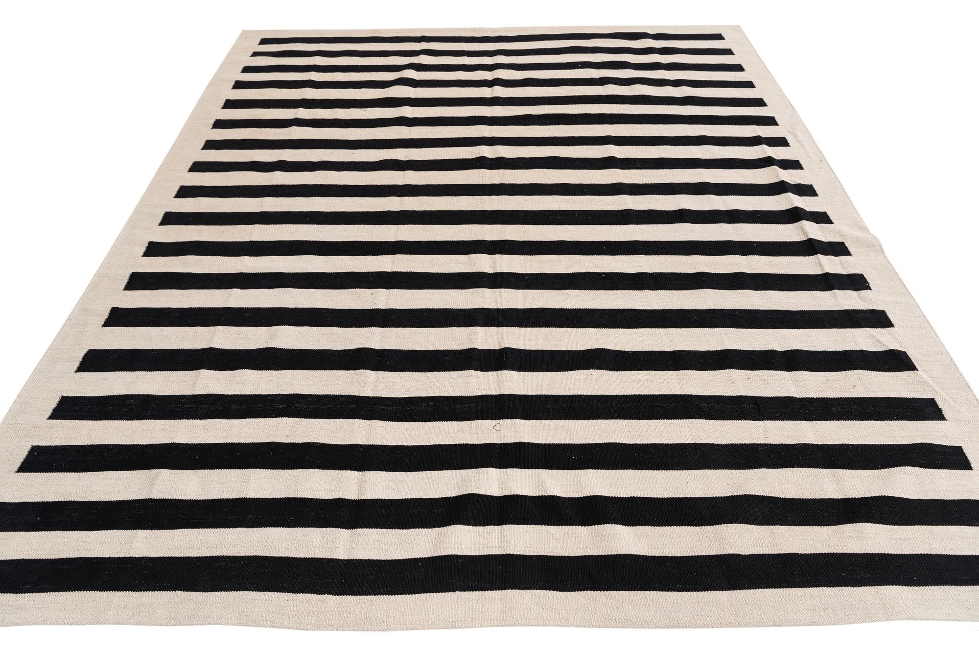 8' 4 x 9' 8 Hand Woven Kilim Modern Wool Rug