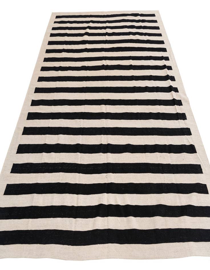 Detail image of 8' 4 x 9' 8  Hand Woven Kilim Modern Wool Rug