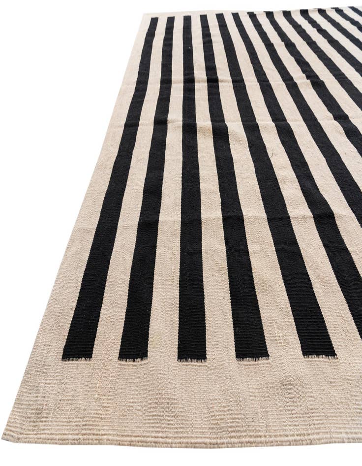 Detail image of 8' 4 x 9' 8  Hand Woven Kilim Modern Wool Rug
