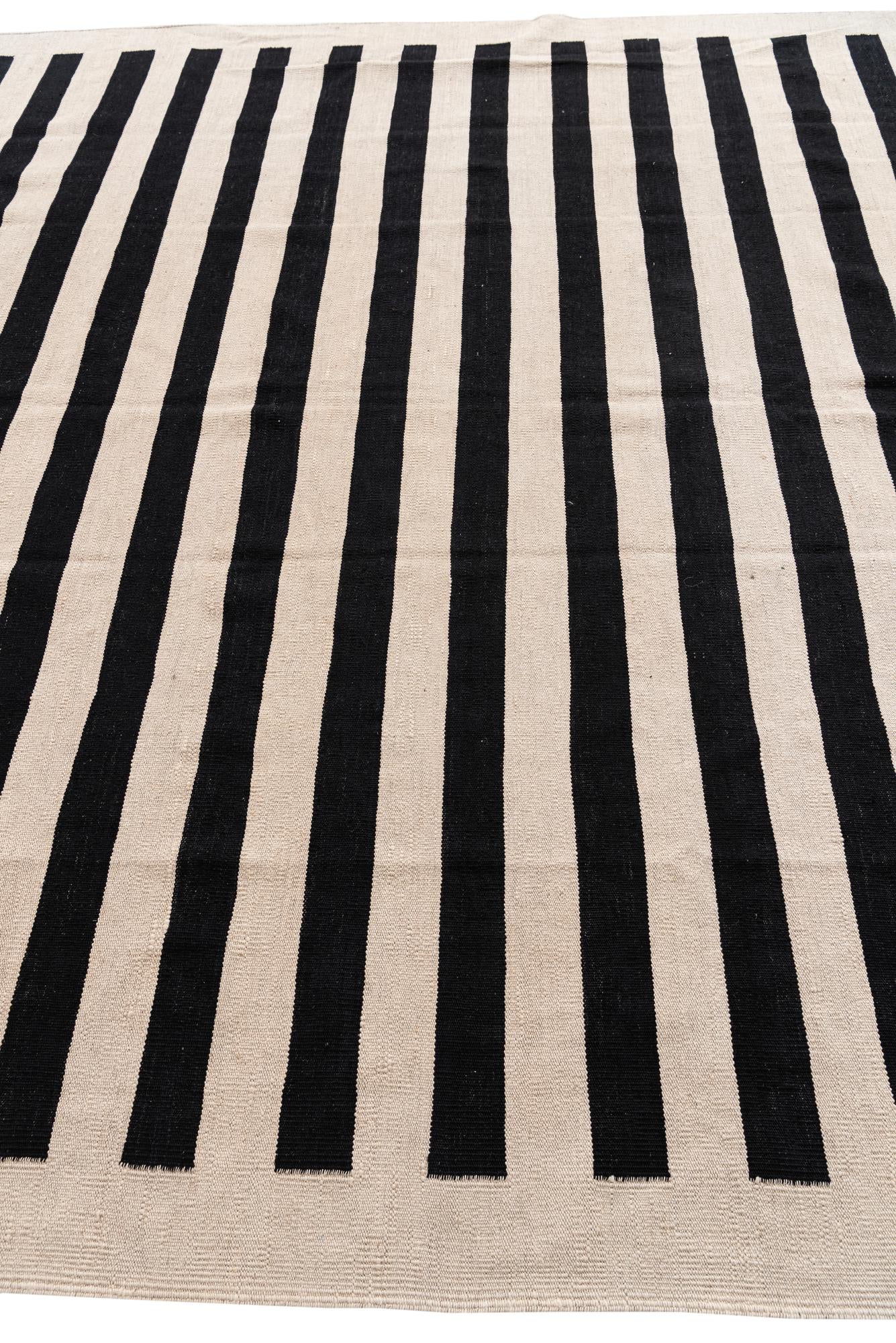 8' 4 x 9' 8 Hand Woven Kilim Modern Wool Rug