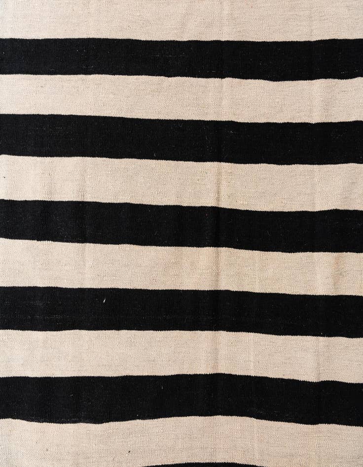 Detail image of 8' 4 x 9' 8  Hand Woven Kilim Modern Wool Rug