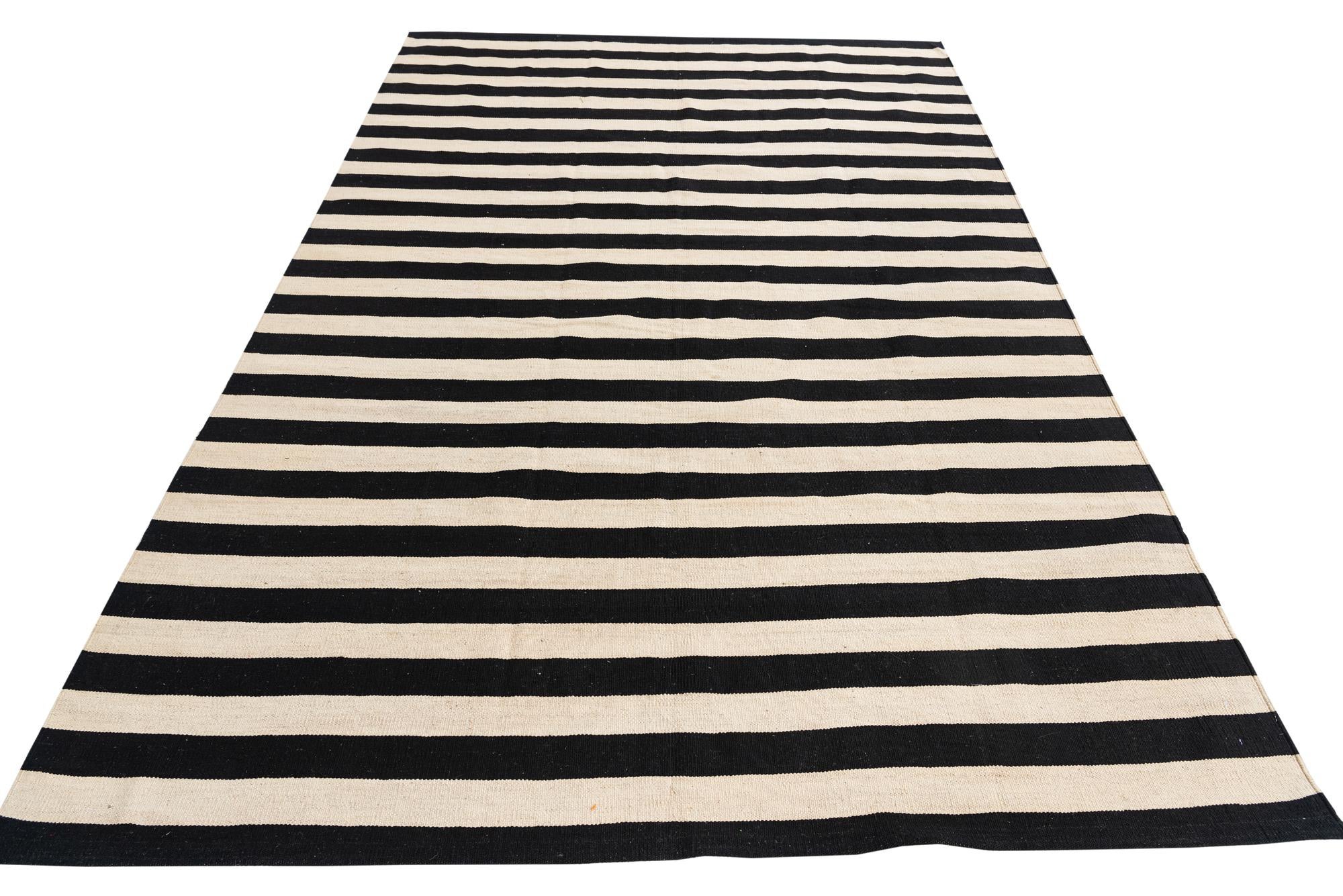 6' 9 x 9' 9 Hand Woven Kilim Modern Wool Rug