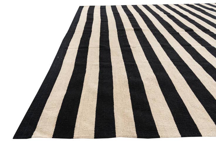 Detail image of 6' 9 x 9' 9 Hand Woven Kilim Modern Wool Rug