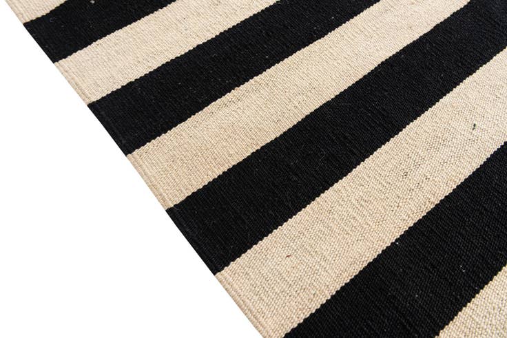 Detail image of 6' 9 x 9' 9 Hand Woven Kilim Modern Wool Rug