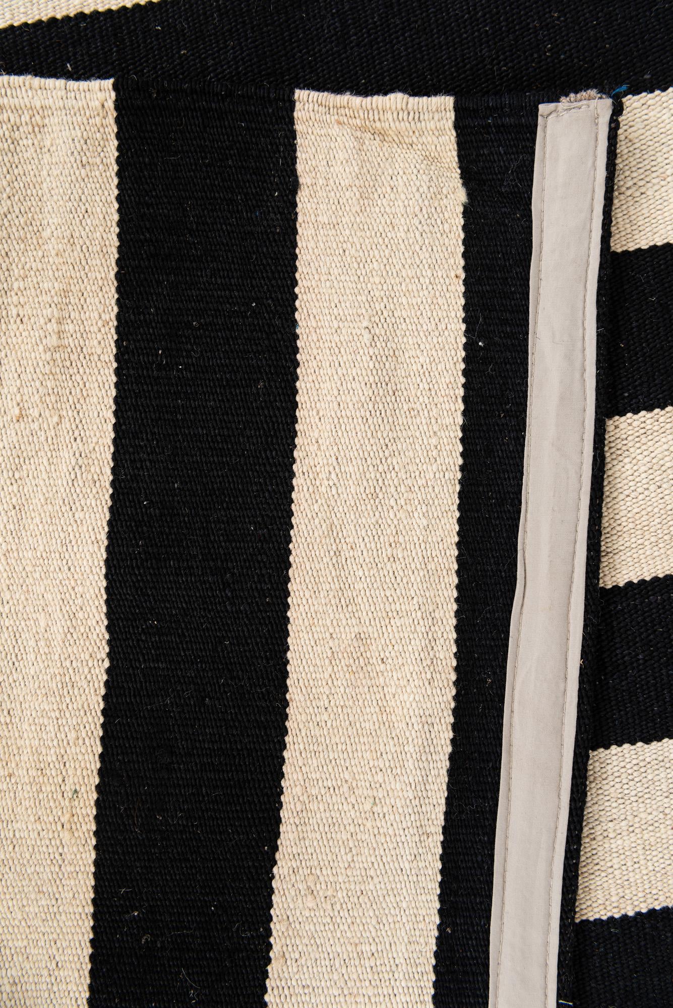 6' 9 x 9' 9 Hand Woven Kilim Modern Wool Rug