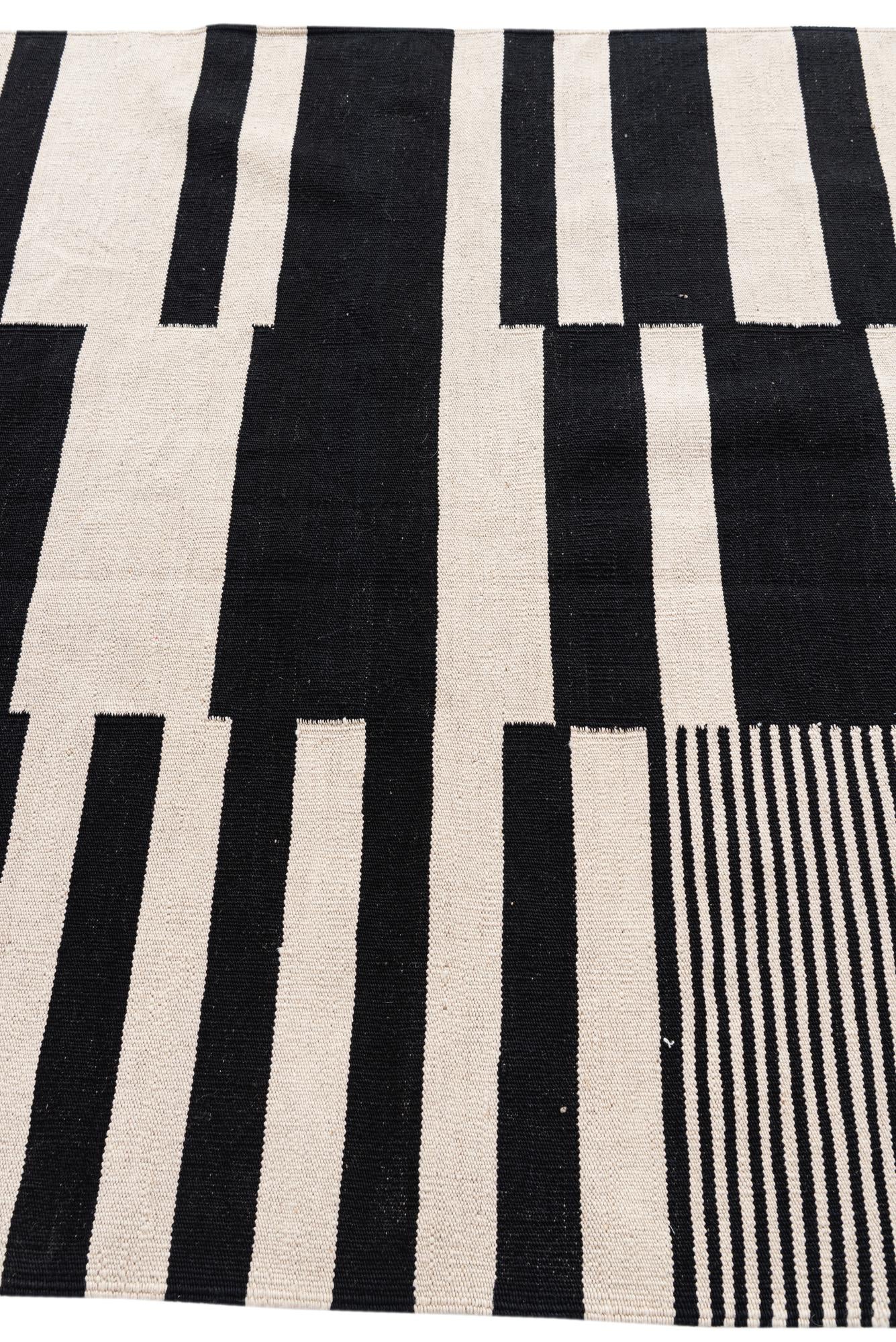 4' 8 x 6' 6 Hand Woven Kilim Modern Wool Rug