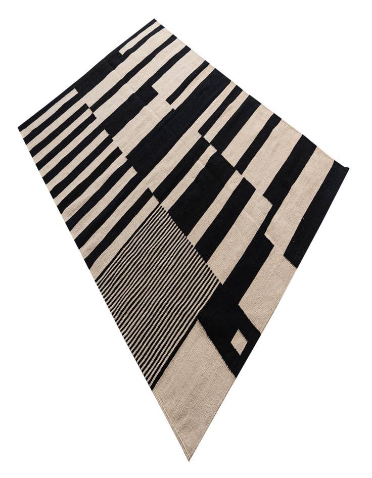 Detail image of 4' 7 x 6' 5  Hand Woven Kilim Modern Wool Rug