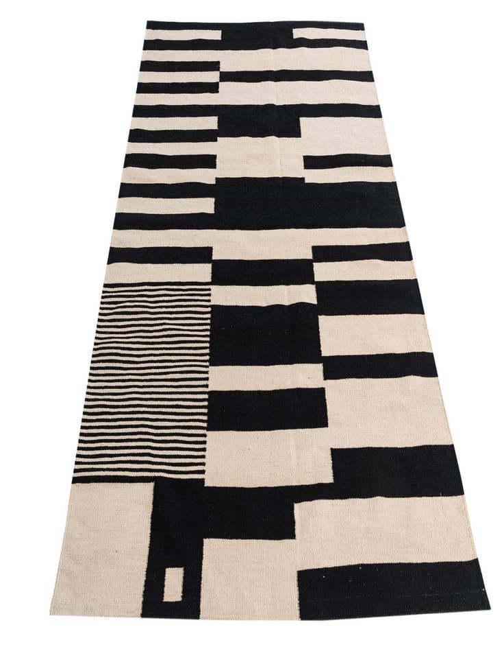 Detail image of 4' 7 x 6' 5  Hand Woven Kilim Modern Wool Rug