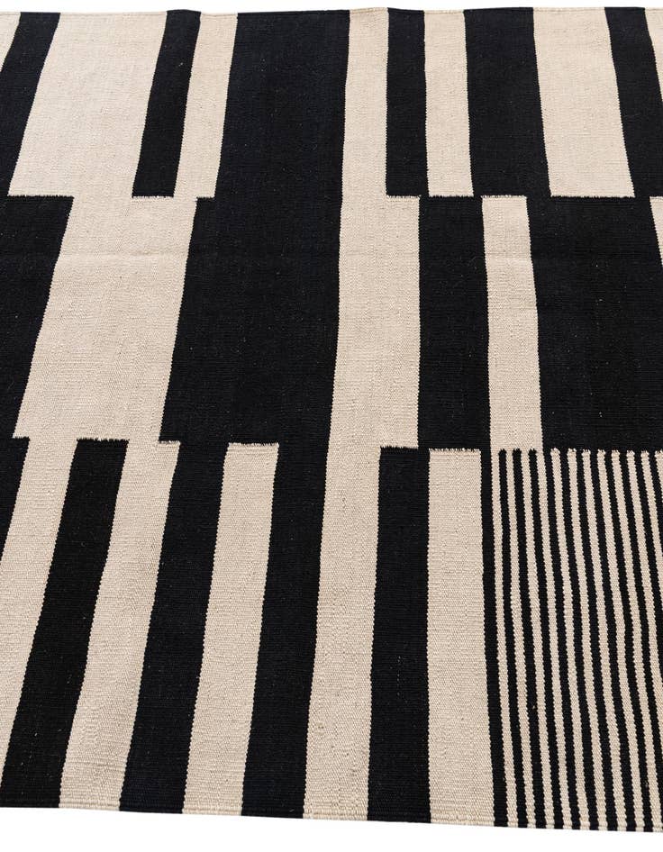 Detail image of 4' 7 x 6' 5  Hand Woven Kilim Modern Wool Rug