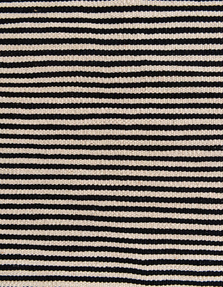 Detail image of 4' 7 x 6' 5  Hand Woven Kilim Modern Wool Rug