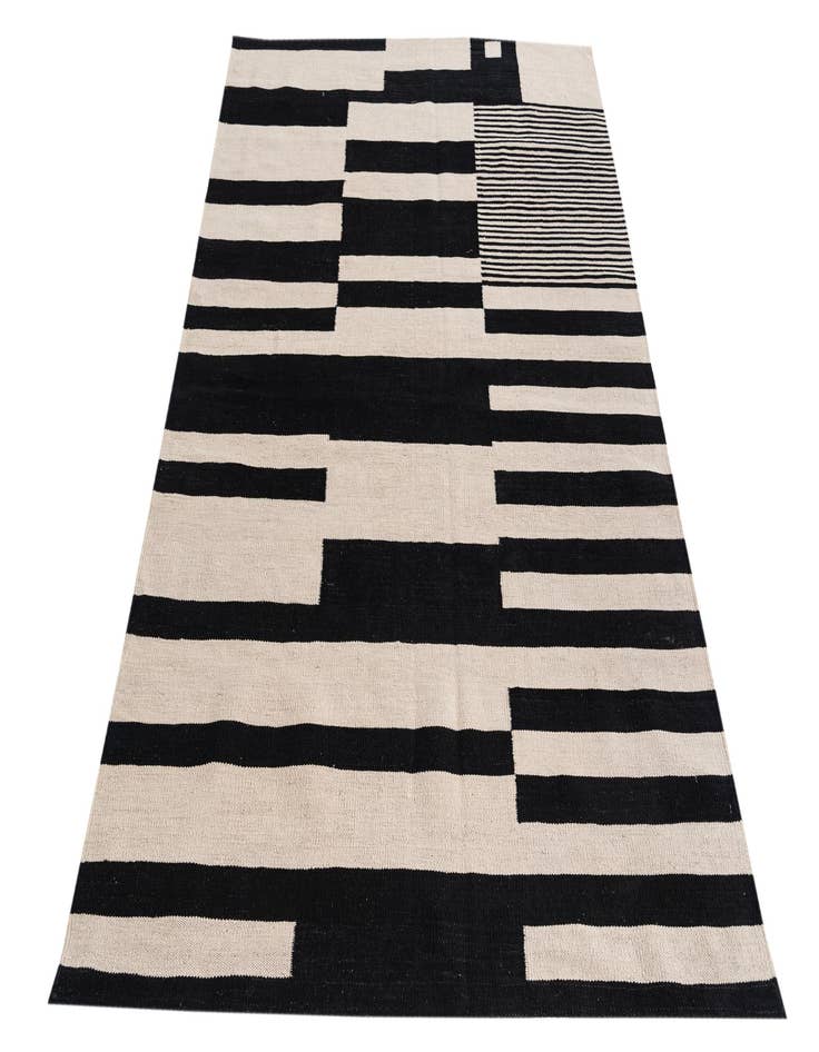 Detail image of 4' 8 x 6' 6  Hand Woven Kilim Modern Wool Rug