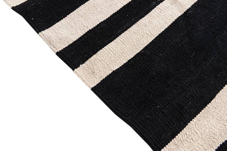 Detail image of 4' 8 x 6' 6 Hand Woven Kilim Modern Wool Rug