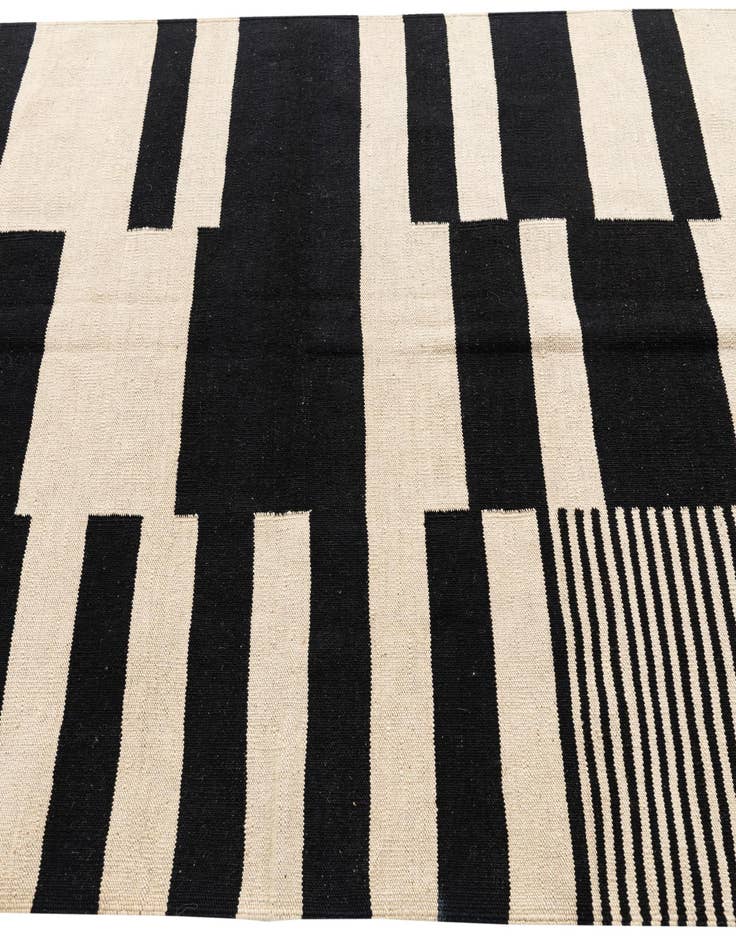 Detail image of 4' 7 x 6' 5  Hand Woven Kilim Modern Wool Rug