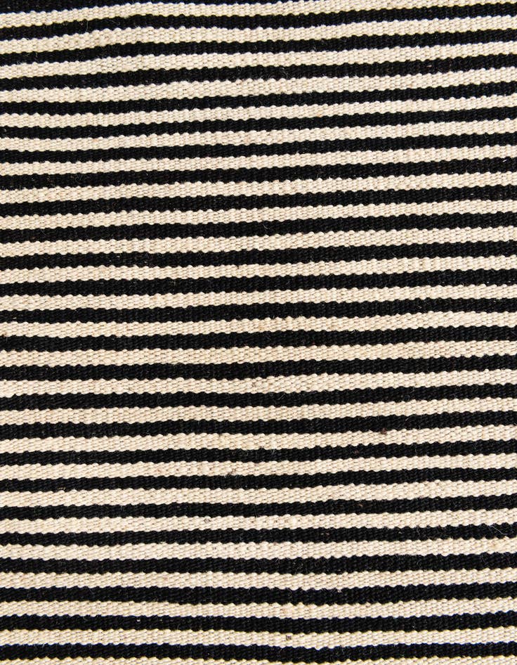 Detail image of 4' 7 x 6' 5  Hand Woven Kilim Modern Wool Rug