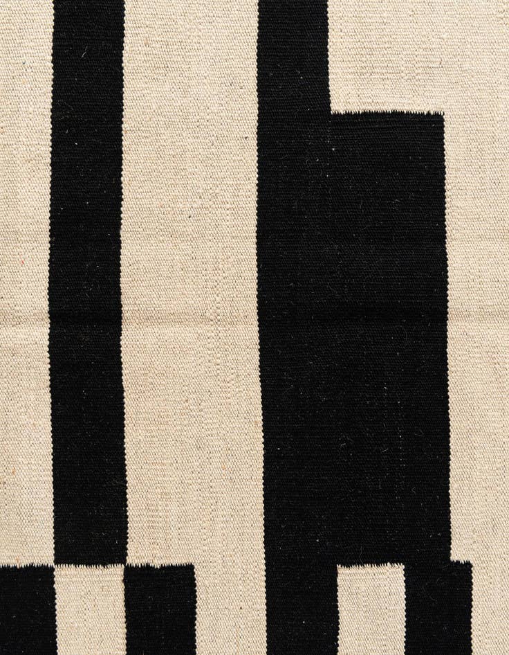 Detail image of 4' 7 x 6' 5  Hand Woven Kilim Modern Wool Rug