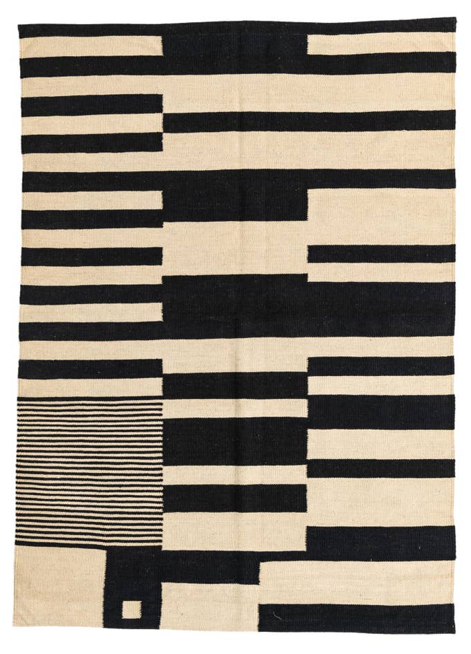 Detail image of 4' 7 x 6' 5 Hand Woven Kilim Modern Wool Rug