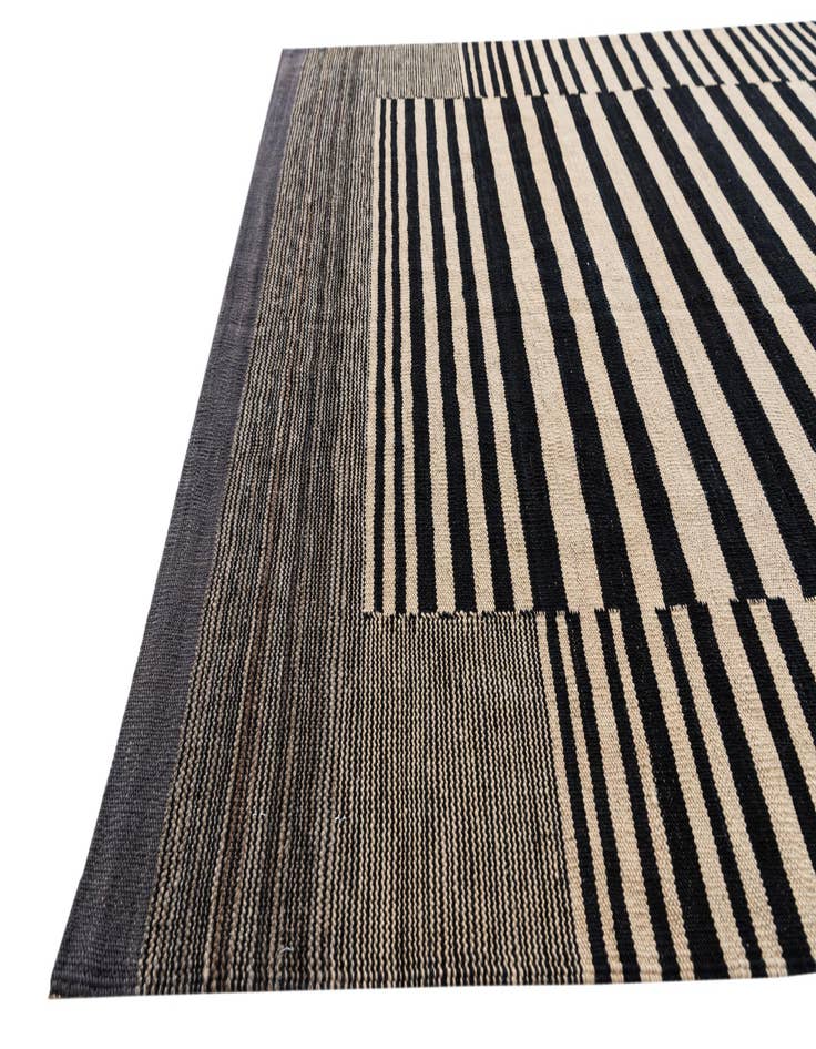 Detail image of 4' 8 x 6' 3  Hand Woven Kilim Modern Wool Rug